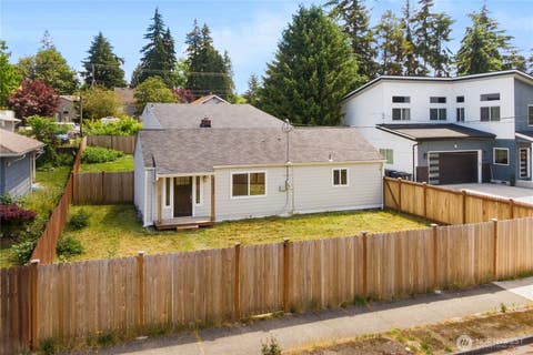 Photo of 8823 S Yakima Avenue, Tacoma, WA 98444 (MLS # 2571858)