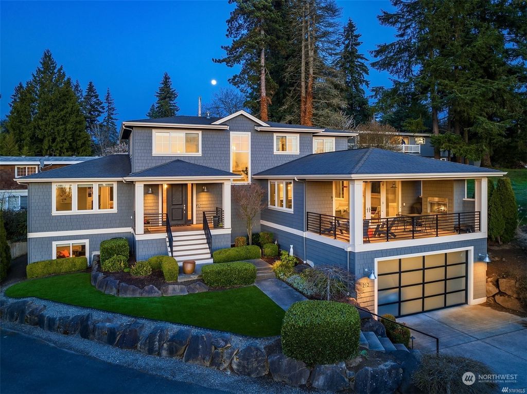 Photo of 212 19th Avenue, Kirkland, WA 98033 (MLS # 2065030)