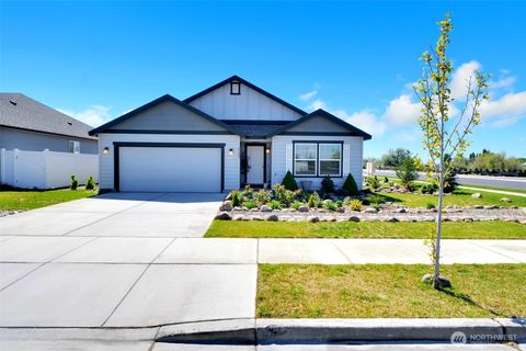 Photo of 4735 W Cottontail St St, Moses Lake, WA 98837 (MLS # 2511684)