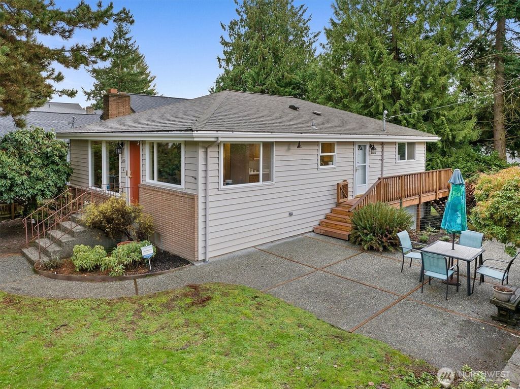 Photo of 3203 NE 89th Street, Seattle, WA 98115 (MLS # 2461246)