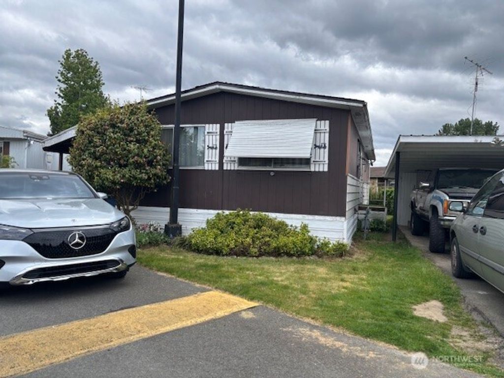 Photo of 14322 Admiralty Way #68, Lynnwood, WA 98087 (MLS # 2376765)