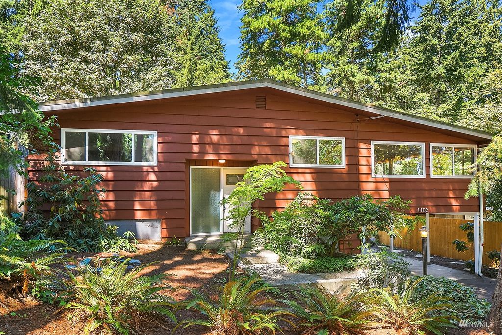 Photo of 1102 NE 198th St, Shoreline, WA 98155 (MLS # 1991130)