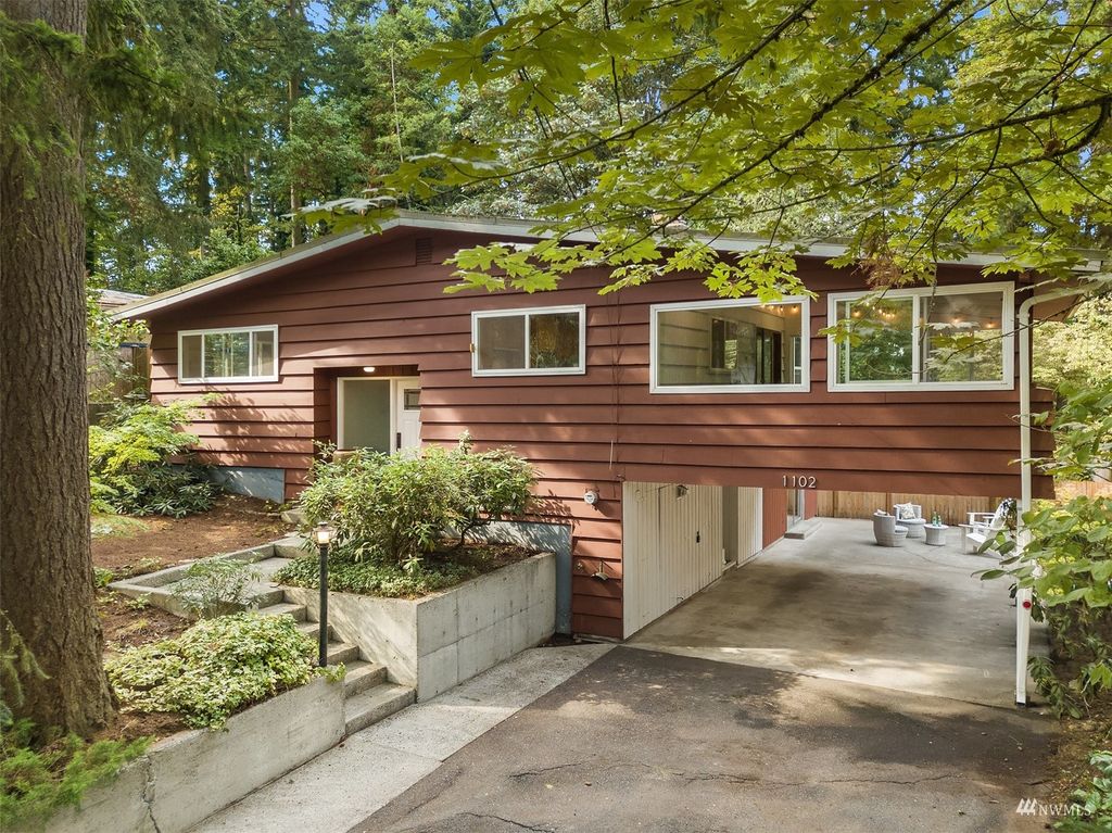 Photo of 1102 NE 198th St, Shoreline, WA 98155 (MLS # 1991130)