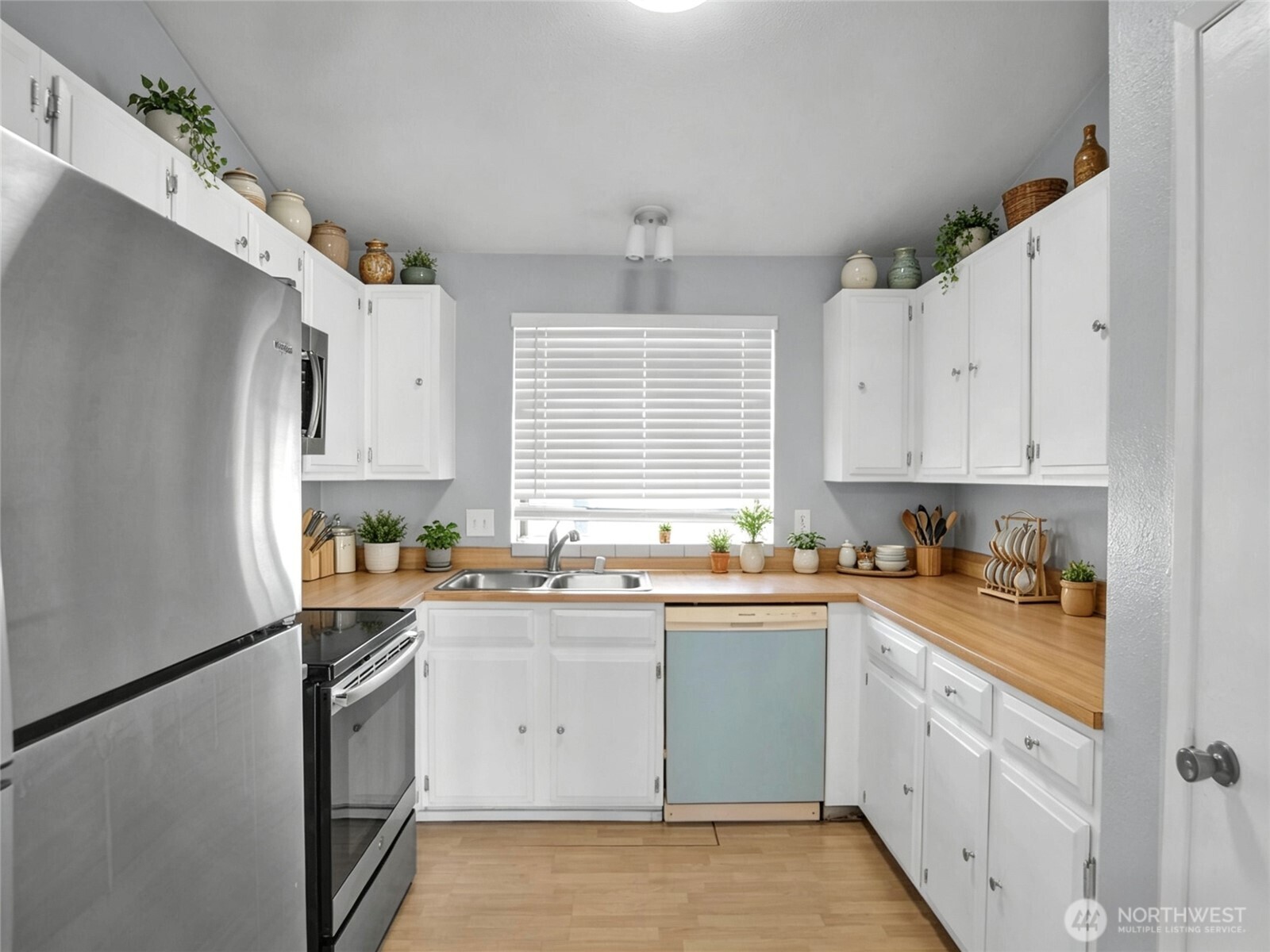 1313 W James Street 11