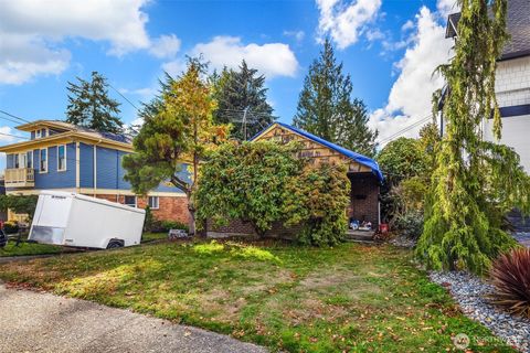 Photo of 6517 39th Avenue NE, Seattle, WA 98115 (MLS # 2450820)
