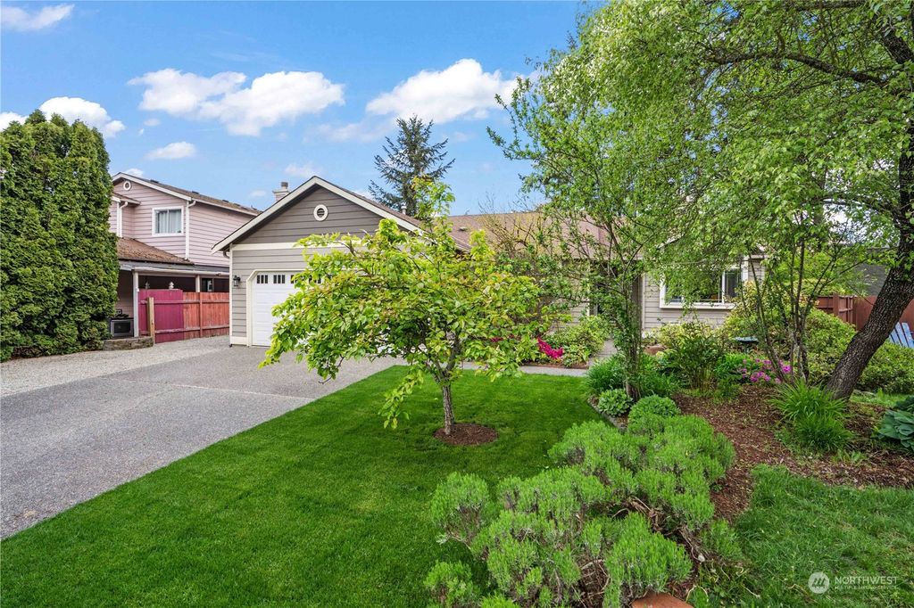 Photo of 18736 SE 258th St St, Covington, WA 98042 (MLS # 2232020)