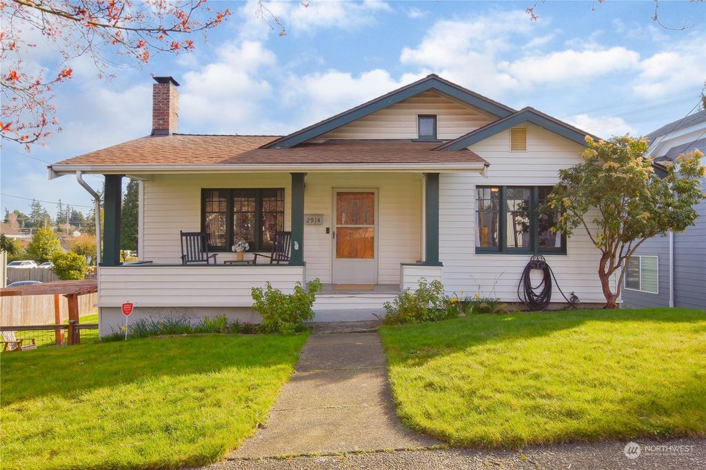 Photo of 2914 16th Street, Everett, WA 98201 (MLS # 2210295)