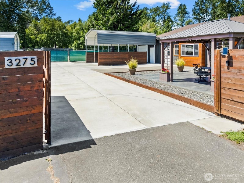 3275 Bennett Drive