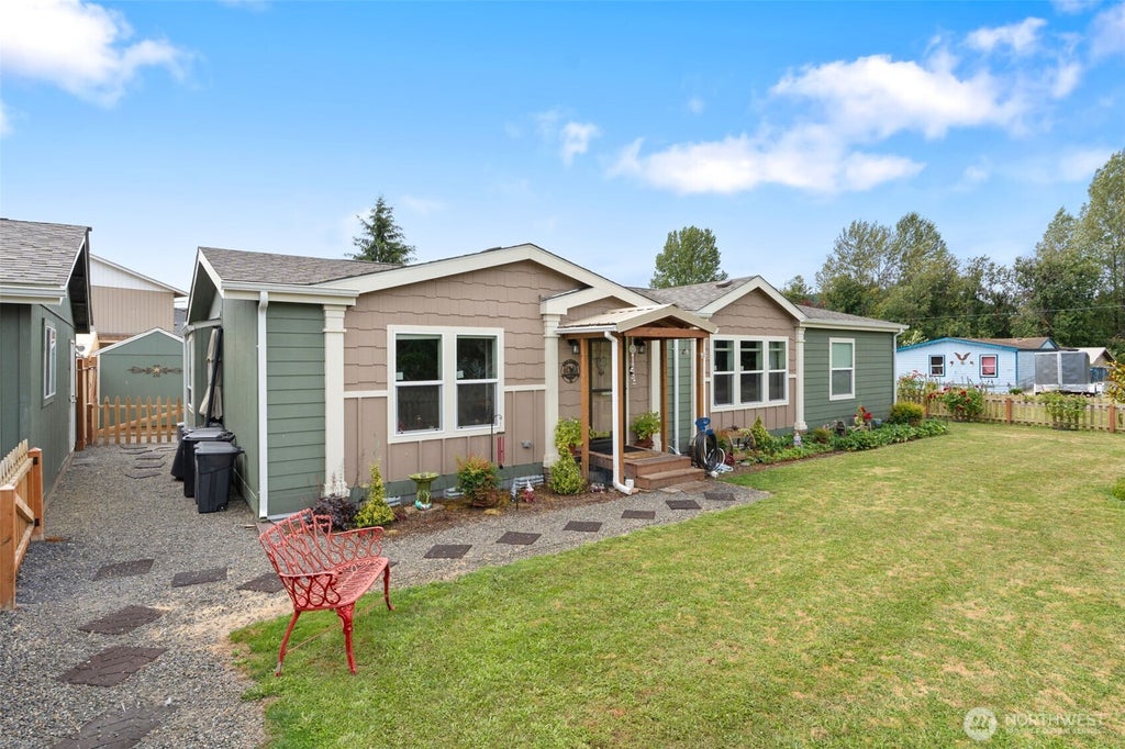 Photo of 608 Main Street, Vader, WA 98593 (MLS # 2549592)