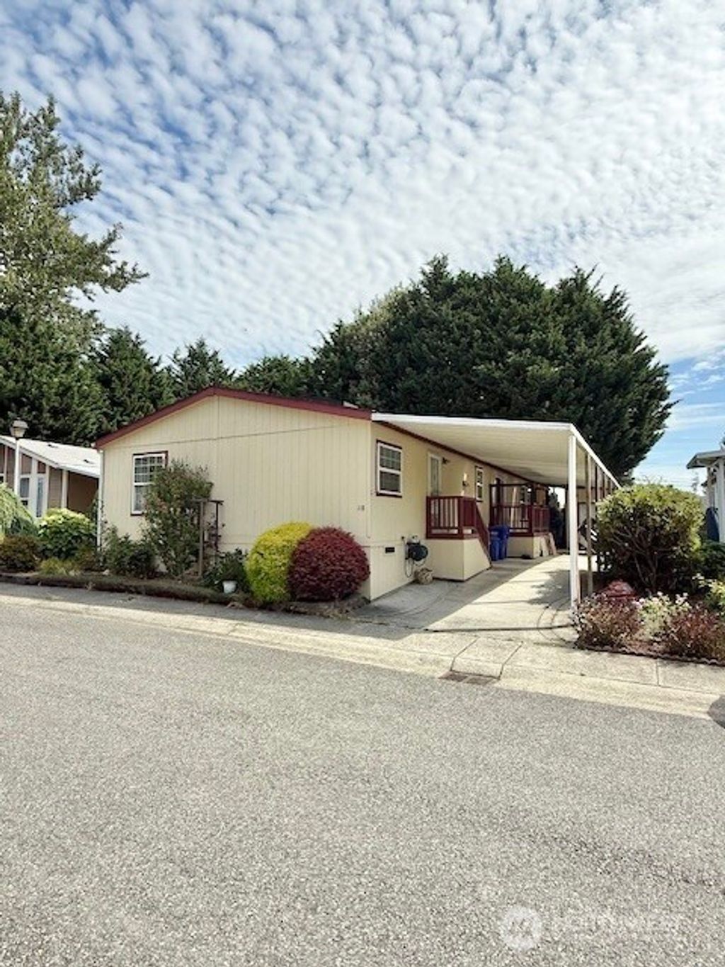 Photo of 11100 4th Avenue #28, Everett, WA 98204 (MLS # 2423915)