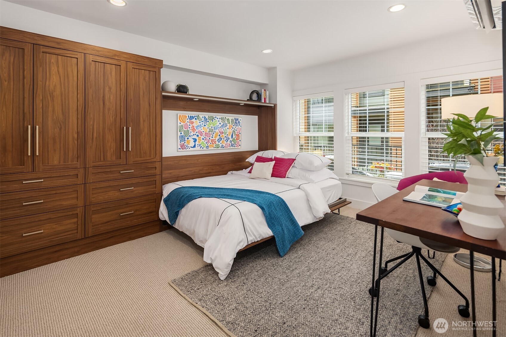 927 W McGraw Street 37