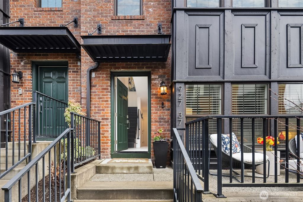 Photo of 927 W McGraw Street #37, Seattle, WA 98119 (MLS # 2486039)