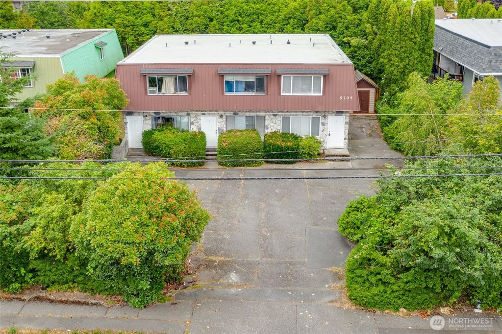 Photo of 5705 204th Street SW, Lynnwood, WA 98036 (MLS # 2406705)