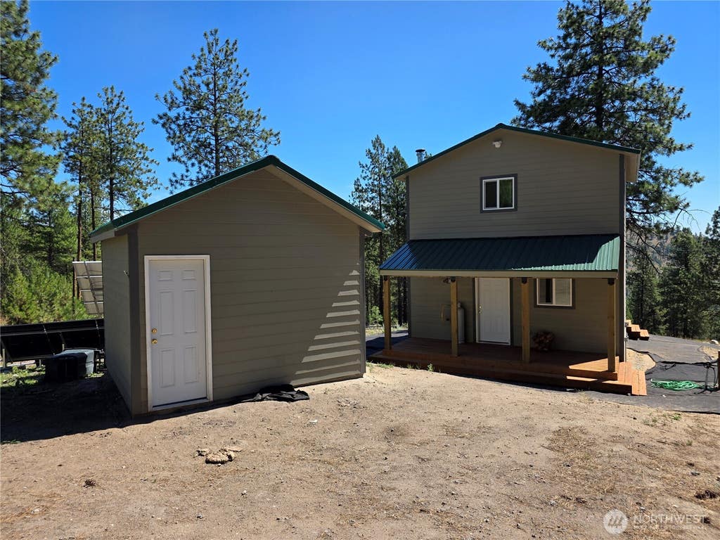 Photo of 147 W High Country Drive, Tonasket, WA 98855 (MLS # 2572715)