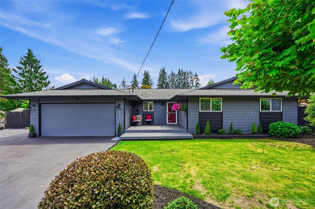 Photo of 10531 25th Drive SE, Everett, WA 98208 (MLS # 2544345)