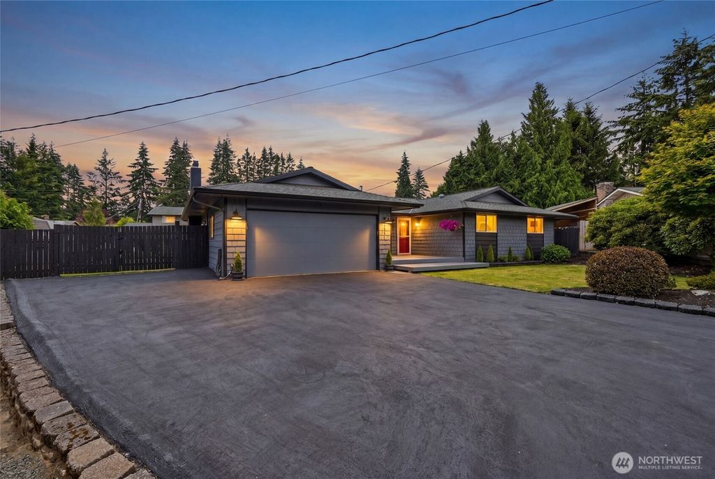 Photo of 10531 25th Drive SE, Everett, WA 98208 (MLS # 2544345)