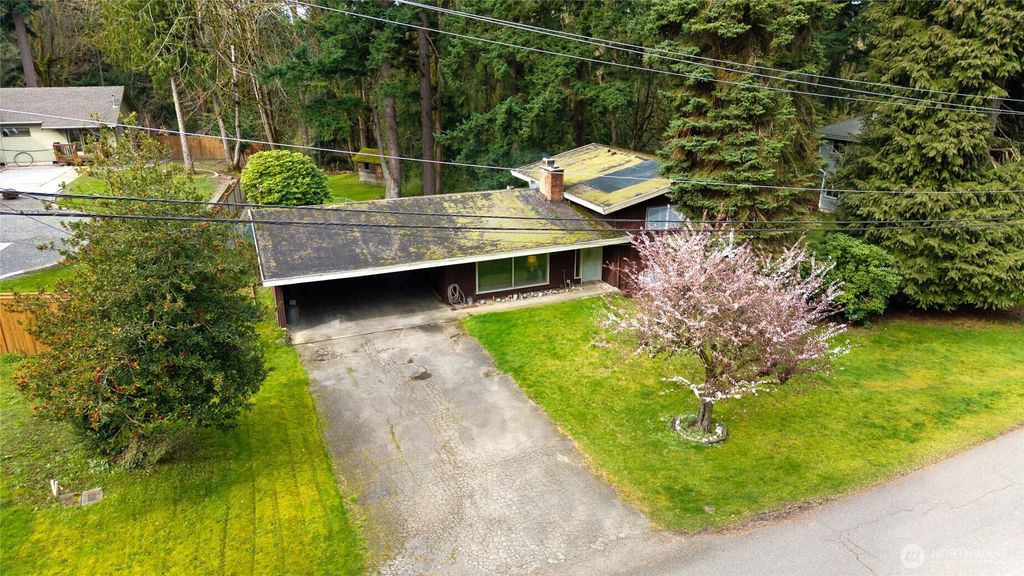 Photo of 15709 76th Place NE, Kenmore, WA 98028 (MLS # 2496687)