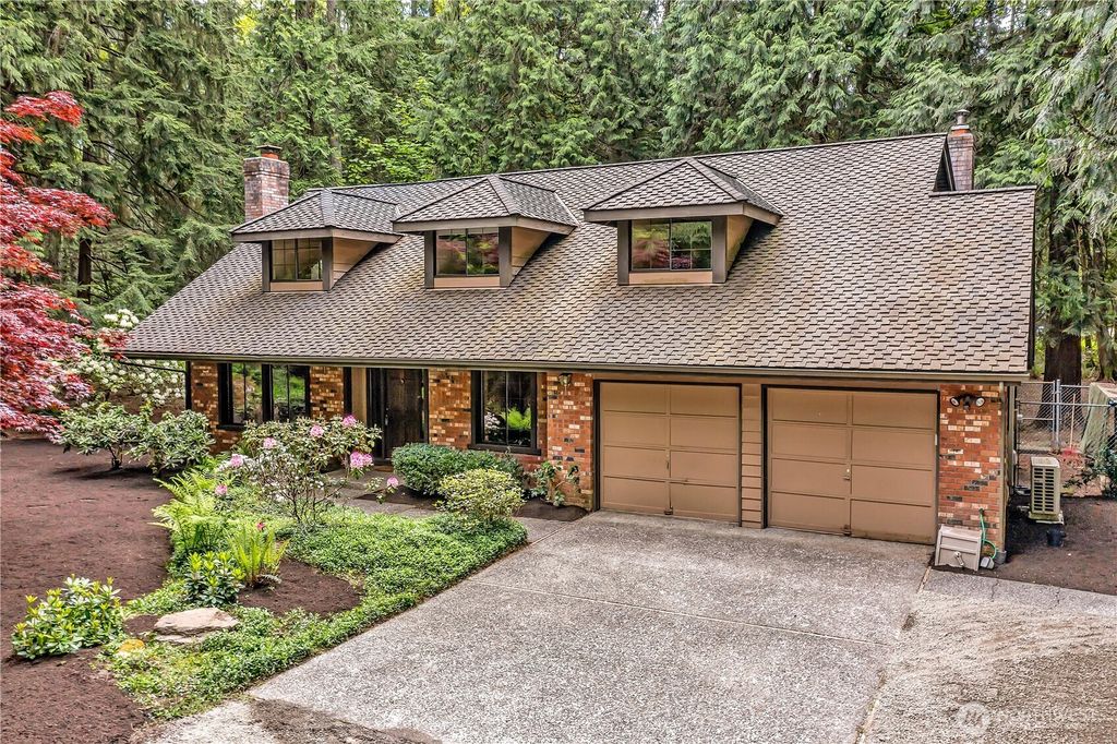Photo of 14848 250th Place SE, Issaquah, WA 98027 (MLS # 2370182)
