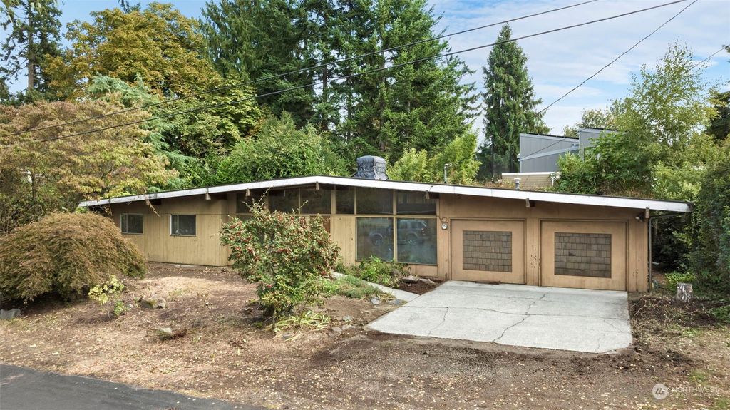 Photo of 2012 9th Street W, Kirkland, WA 98033 (MLS # 2163658)