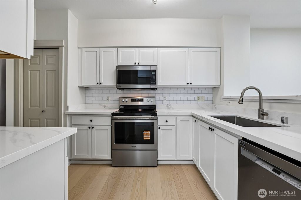 Photo of 2009 196th Street SE #D202, Bothell, WA 98012 (MLS # 2518097)