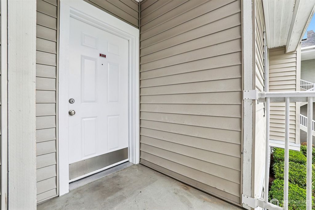 Photo of 2009 196th Street SE #D202, Bothell, WA 98012 (MLS # 2518097)