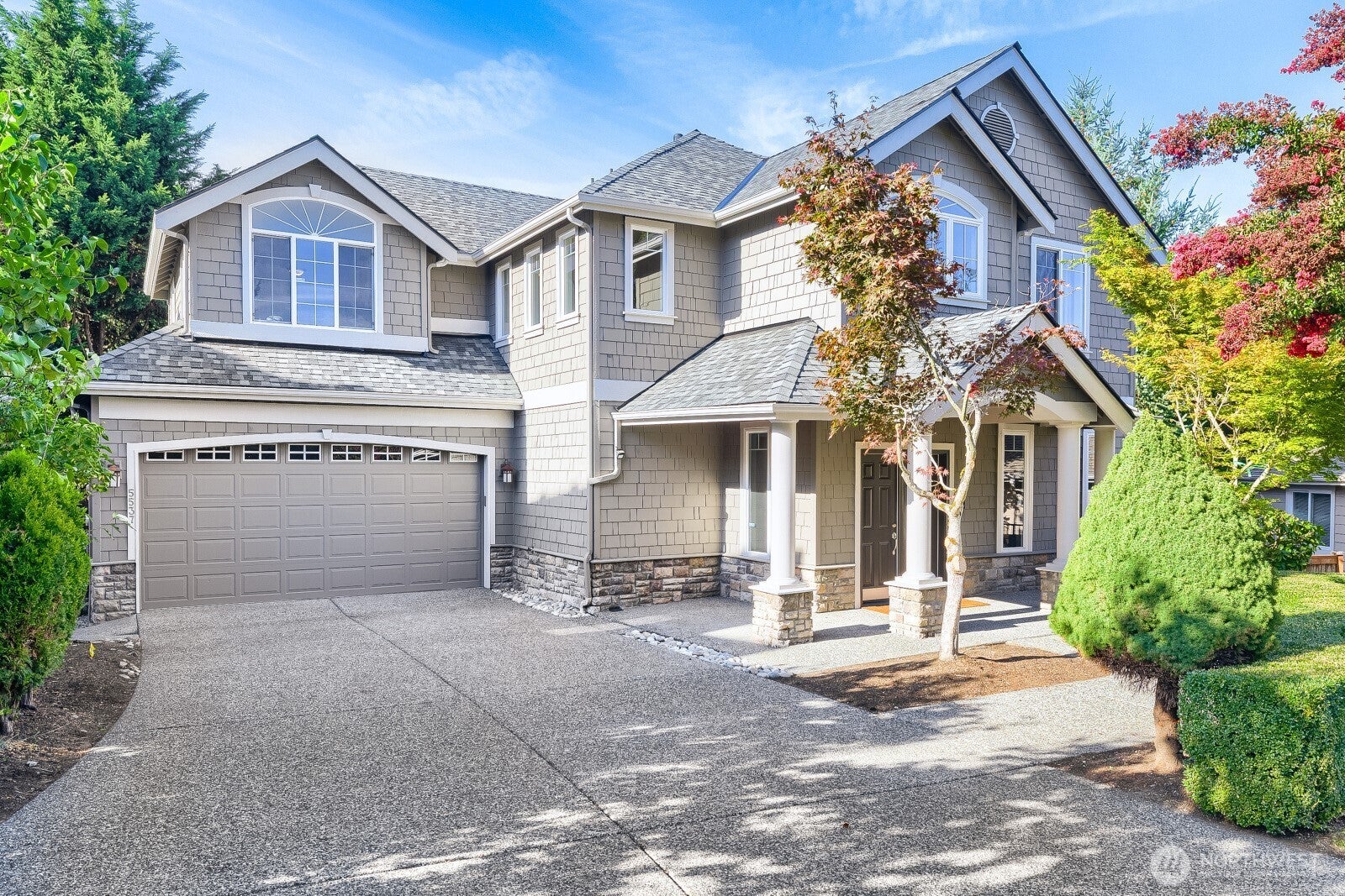 5537 163rd Court NE
