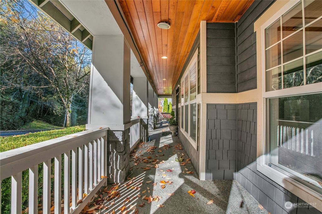 Photo of 1190 Sunrise Place SE, Issaquah, WA 98027 (MLS # 2173132)