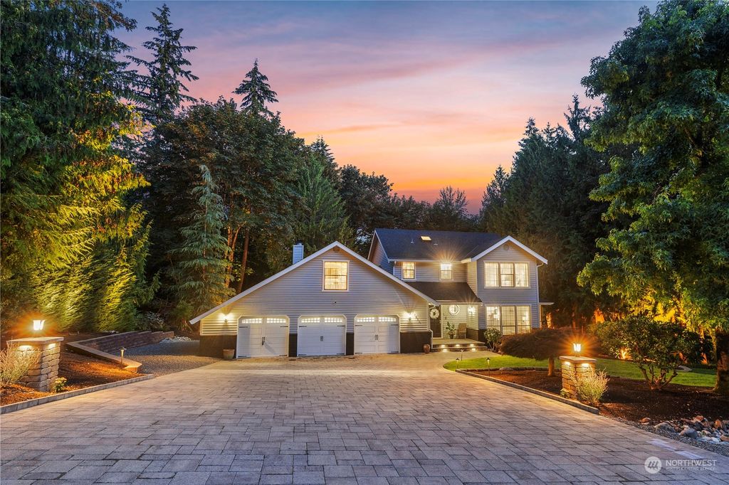 Photo of 22815 NE 57th Street, Redmond, WA 98053 (MLS # 2276638)