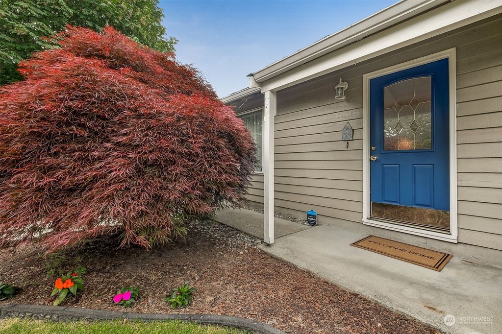 Photo of 2410 Main Court S, Renton, WA 98055 (MLS # 2249919)