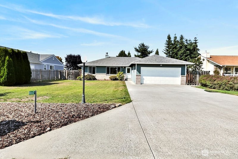 860 W Sylvester Court
