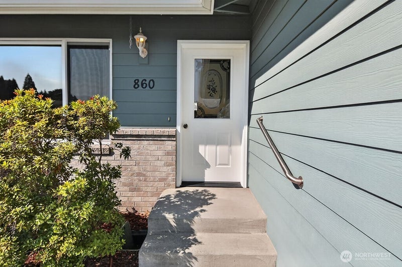 860 W Sylvester Court