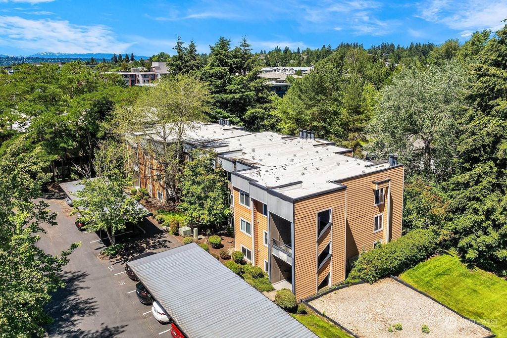 Photo of 724 Kirkland Circle Cir #C105, Kirkland, WA 98033 (MLS # 2249560)