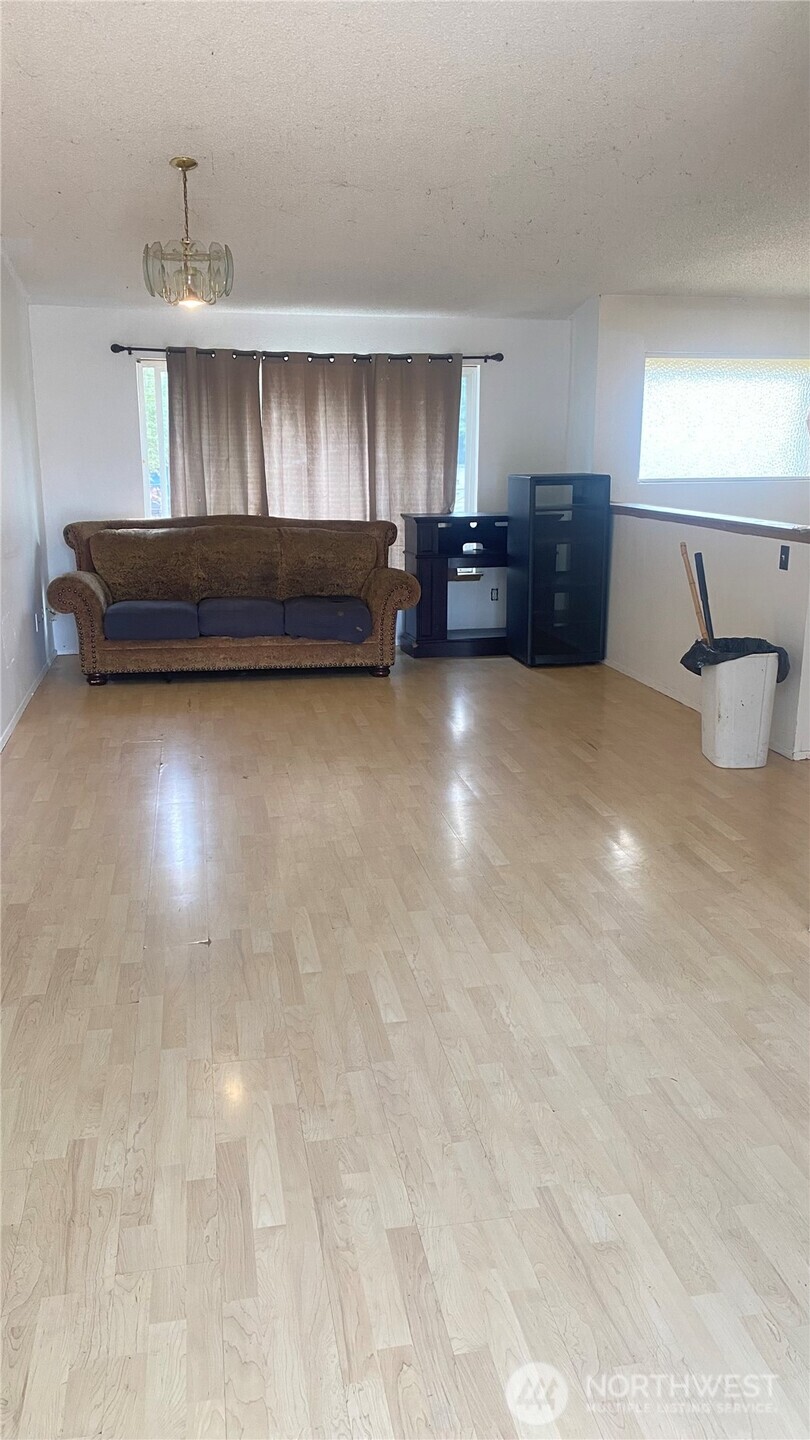 601 E 75th Street