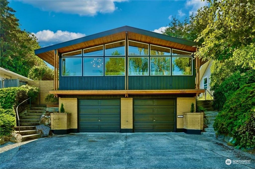 Photo of 7553 35th Avenue NE, Seattle, WA 98115 (MLS # 2251845)