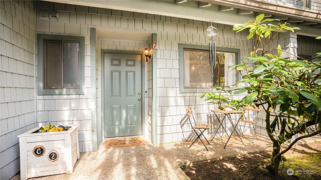 Photo of 16524 23rd Avenue SE #C2, Bothell, WA 98012 (MLS # 2054911)