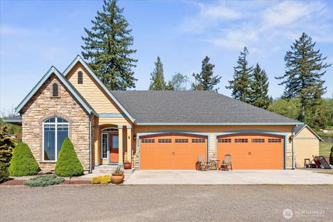 Photo of 204 Powder Hill Drive, Kalama, WA 98625 (MLS # 2572420)