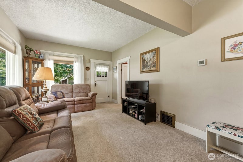 100 W Dayton Avenue