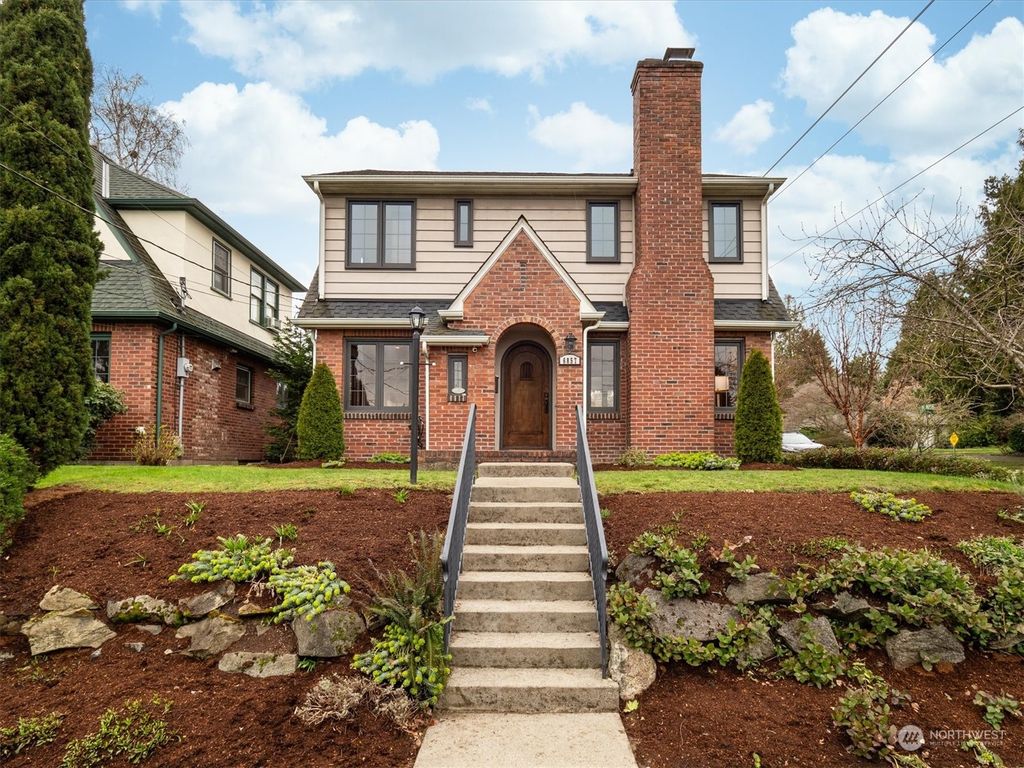 Photo of 6857 32nd Avenue NE, Seattle, WA 98115 (MLS # 2209199)