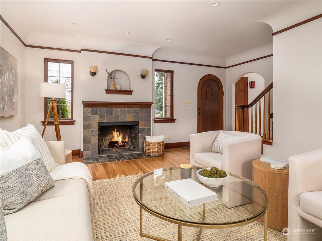 Photo of 6857 32nd Avenue NE, Seattle, WA 98115 (MLS # 2209199)