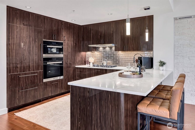 500 106th Avenue NE 1801