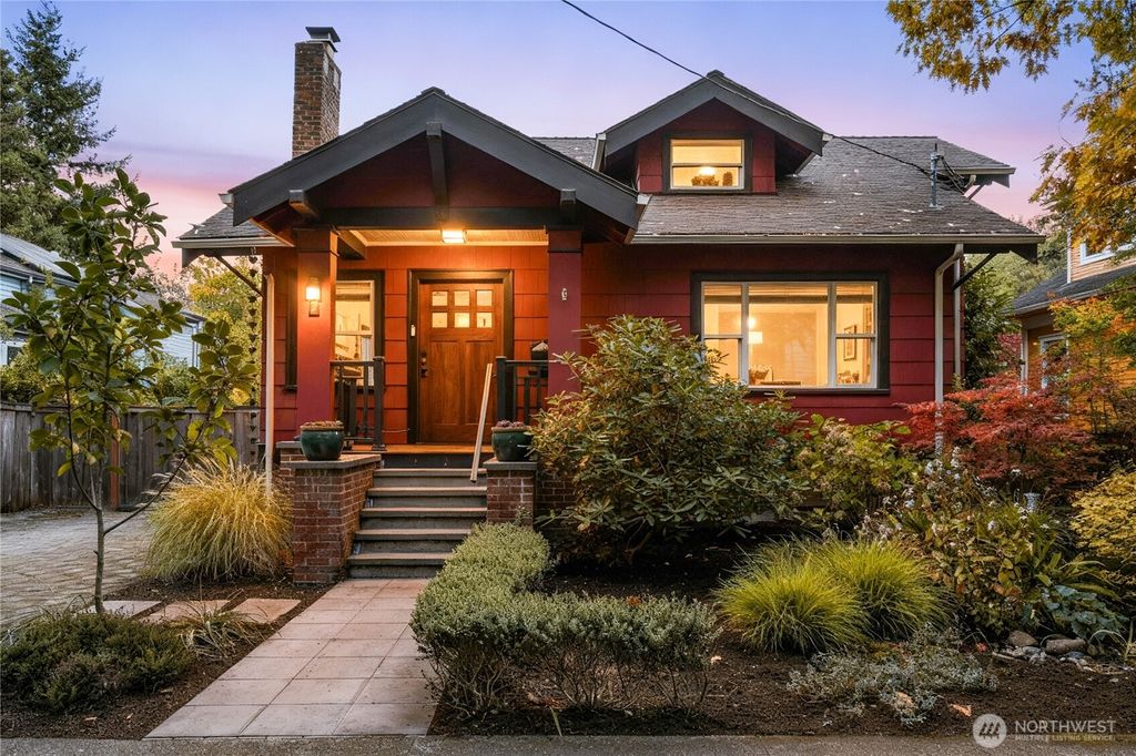 Photo of 942 25th Avenue, Seattle, WA 98122 (MLS # 2448121)