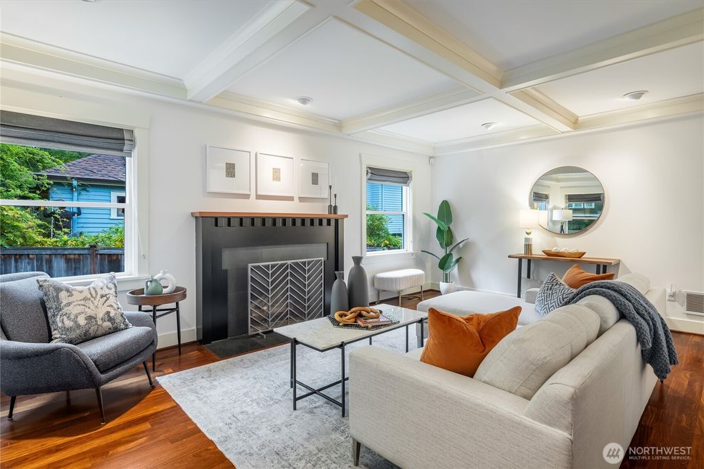 Photo of 942 25th Avenue, Seattle, WA 98122 (MLS # 2448121)