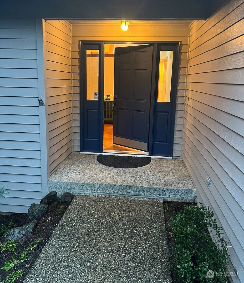 Photo of 18321 149th Avenue SE, Renton, WA 98058 (MLS # 2184941)