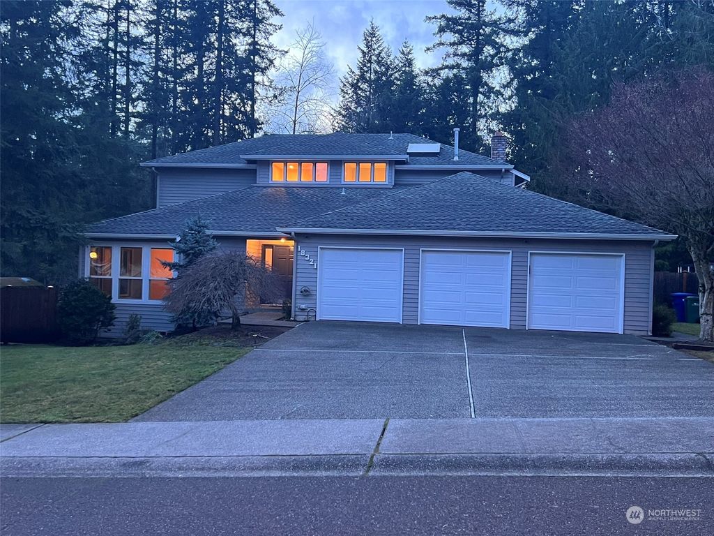 Photo of 18321 149th Avenue SE, Renton, WA 98058 (MLS # 2184941)
