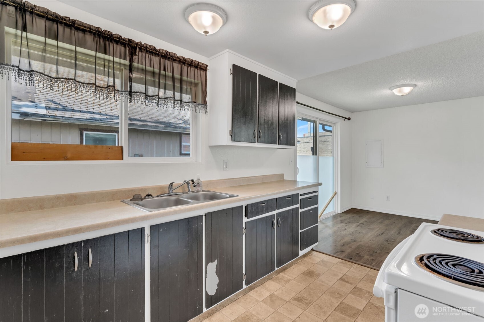 Port Angeles, Washington 98362, United States, 3 Bedrooms Bedrooms, ,2 BathroomsBathrooms,Residential,Active,143533