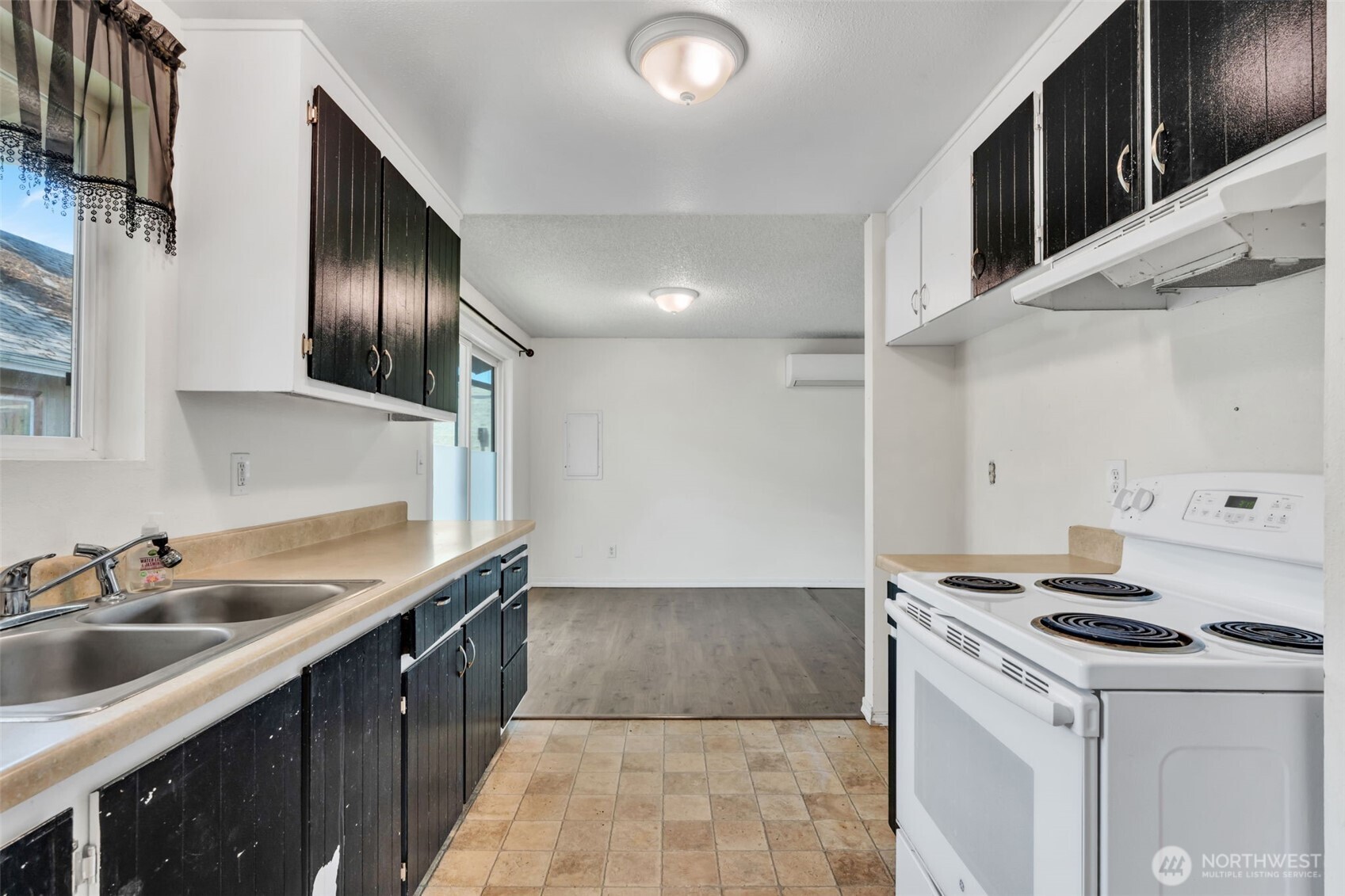 Port Angeles, Washington 98362, United States, 3 Bedrooms Bedrooms, ,2 BathroomsBathrooms,Residential,Active,143533