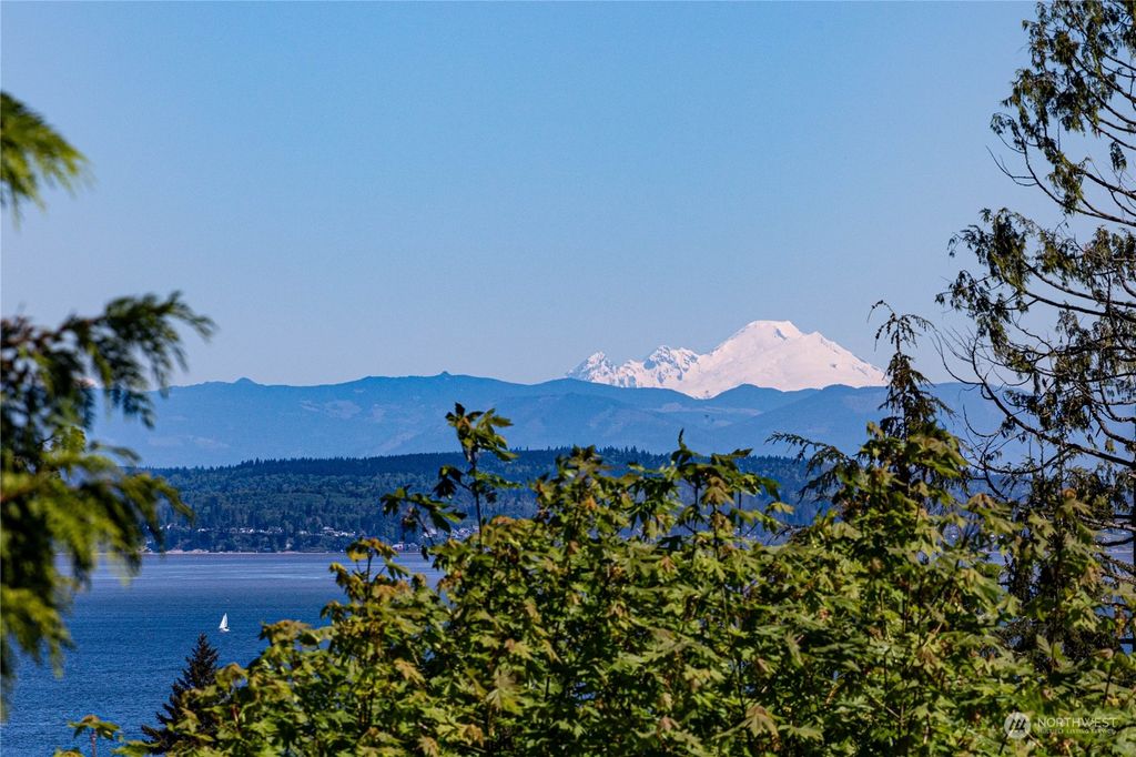 Photo of 1501 Debrelon Lane, Mukilteo, WA 98275 (MLS # 2237545)