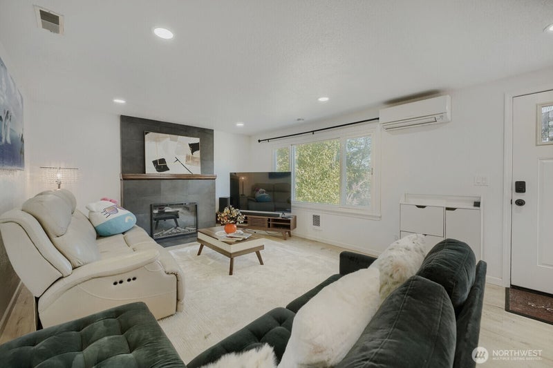 2315 S 116th Place
