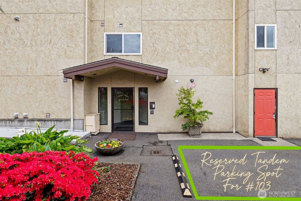 Photo of 135 N 105th Street #103, Seattle, WA 98133 (MLS # 2512248)