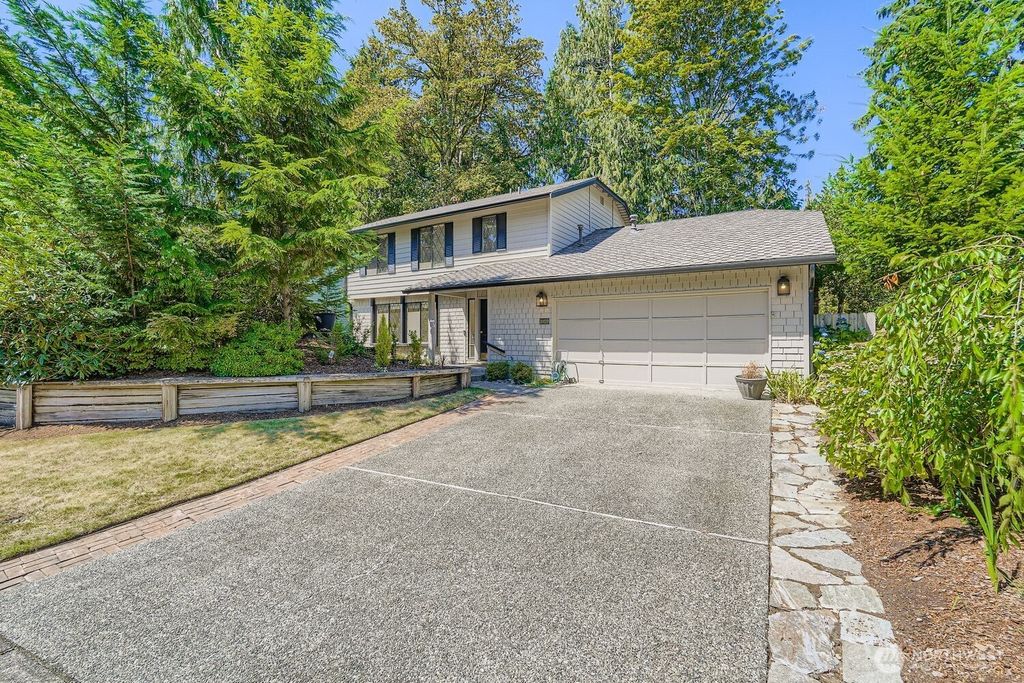 Photo of 16629 158th Place SE, Renton, WA 98058 (MLS # 2421011)